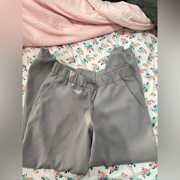 lululemon - Picture 3 of 3